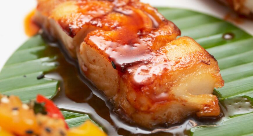 Lubina o bacalao negro caramelizado con miso especiado